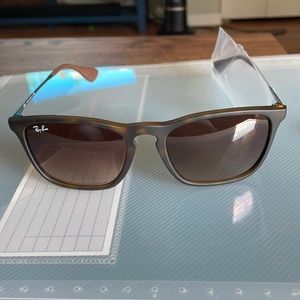 BRAND NEW RAY BAN SUNGLASSES